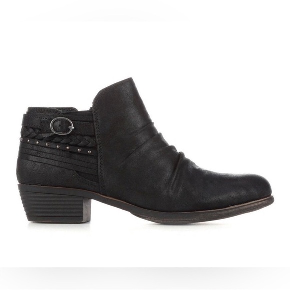 Woman's Bear Trap Black Suede Bootie - Picture 1 of 5